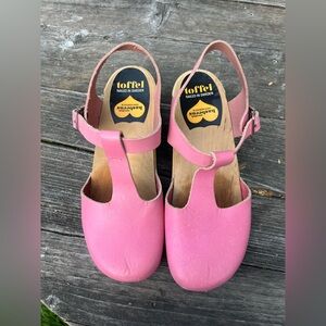 Swedish Hasbeens Toffel Pink T-Strap Clogs 39